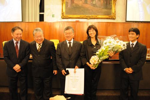 Dep. Federal Walter Ihoshi, Vereador Ushitaro Kamia, Akio Ogawa, Tamiko Ogawa e Dep. Estadual Hélio Nishimoto.